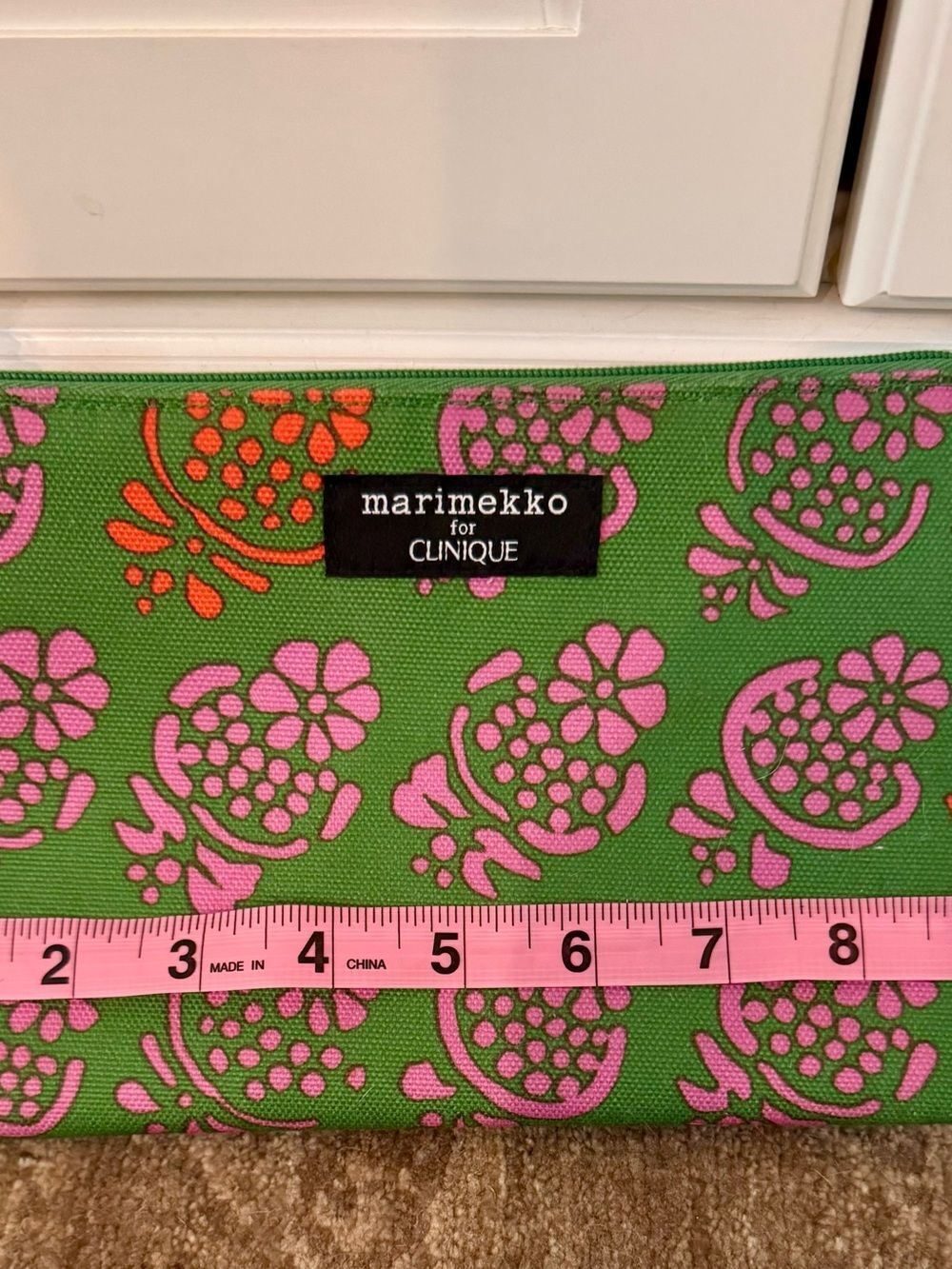 Clinique x Marimekko Green Floral Cosmetic Bag and Card Holder - Picture 5 of 13